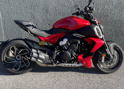 DUCATI DIAVEL V4