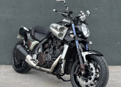 YAMAHA V-MAX 1700