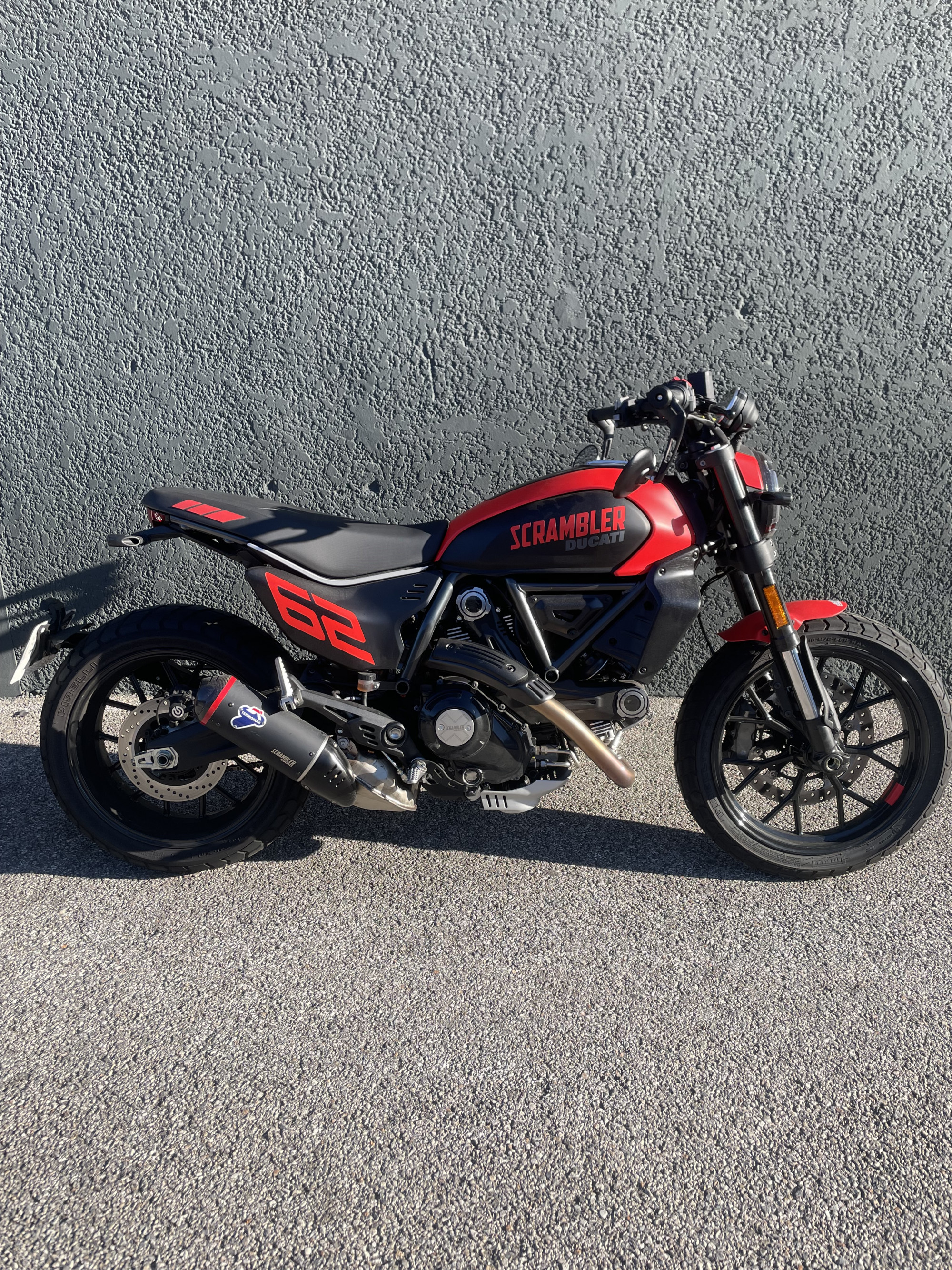 DUCATI SCRAMBLER FULL THROTTLE