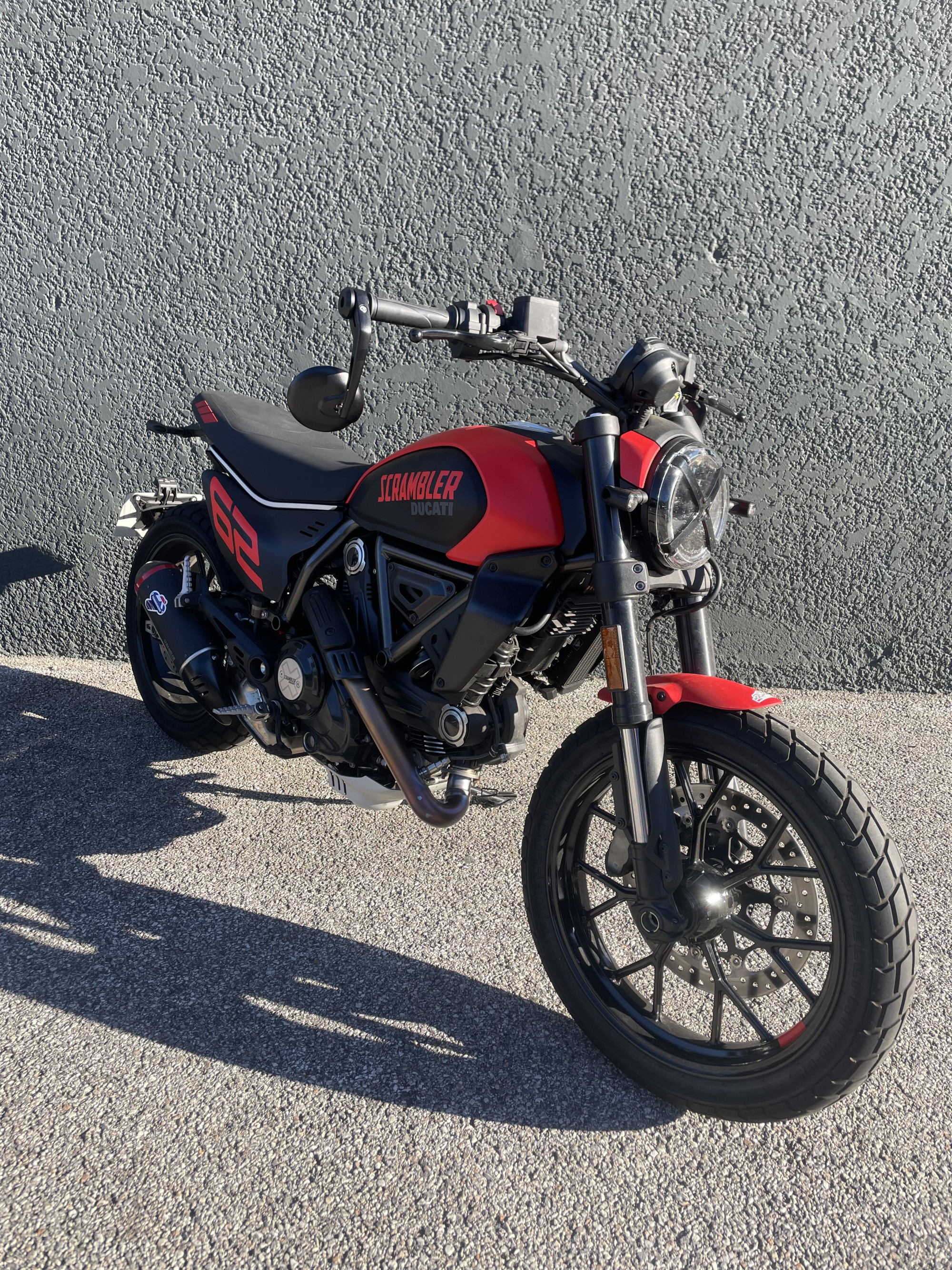 DUCATI SCRAMBLER FULL THROTTLE