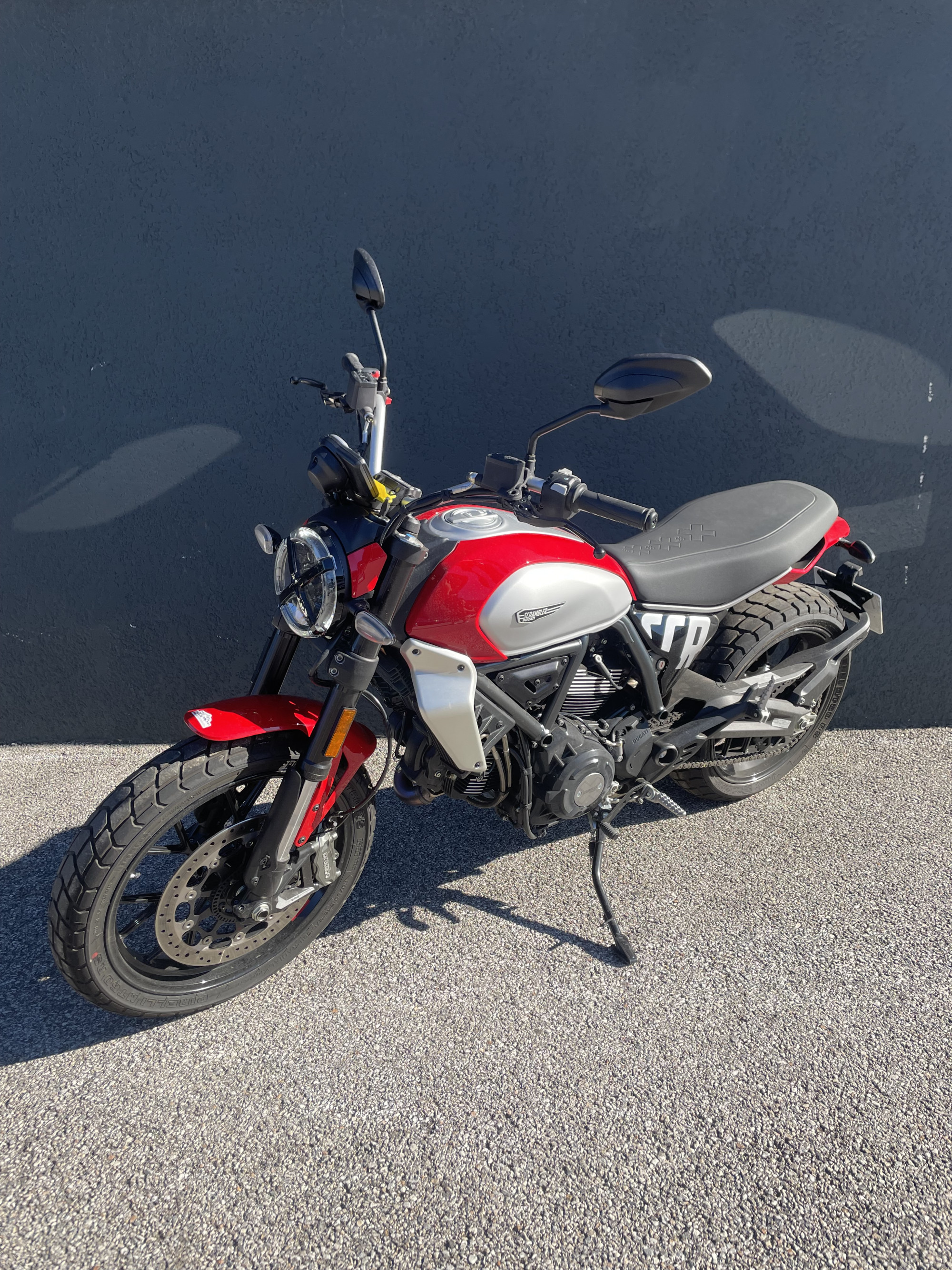 DUCATI SCRAMBLER ICON