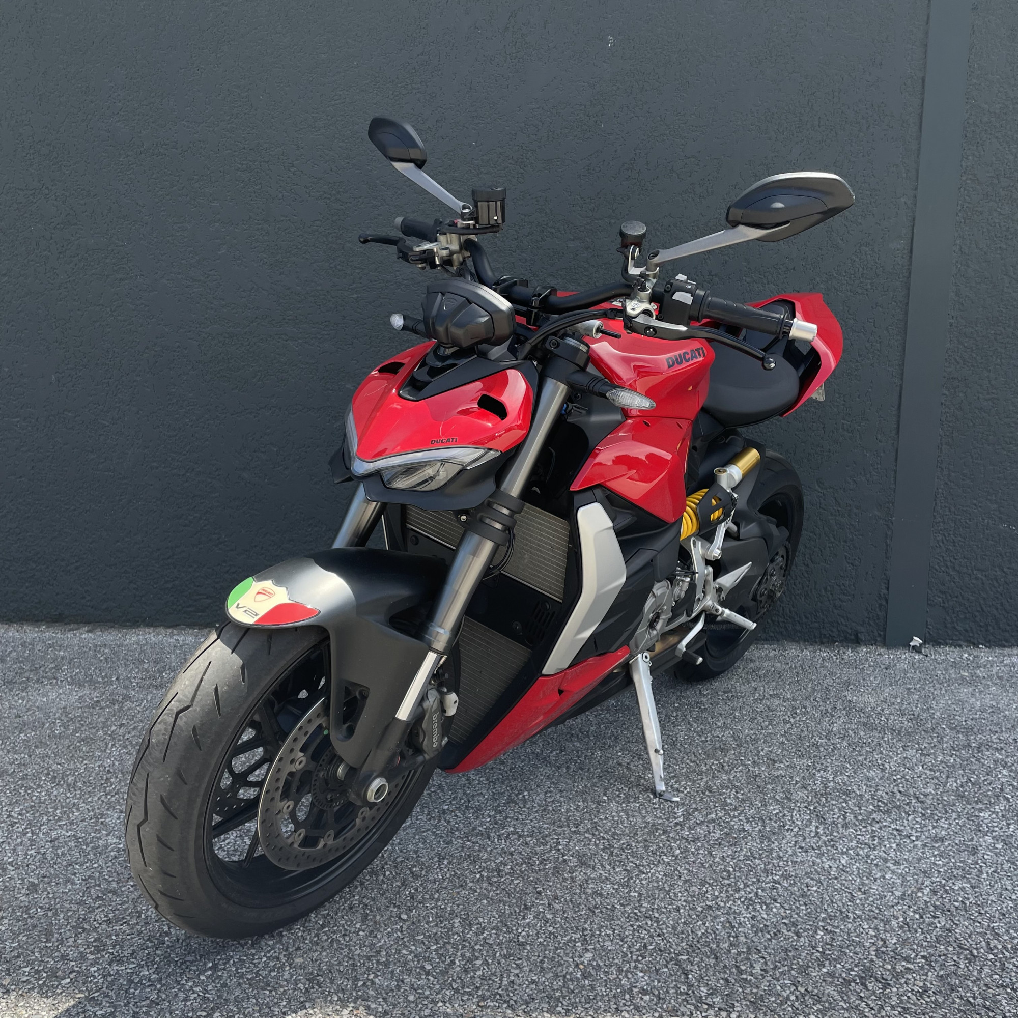 DUCATI STREETFIGHTER V2