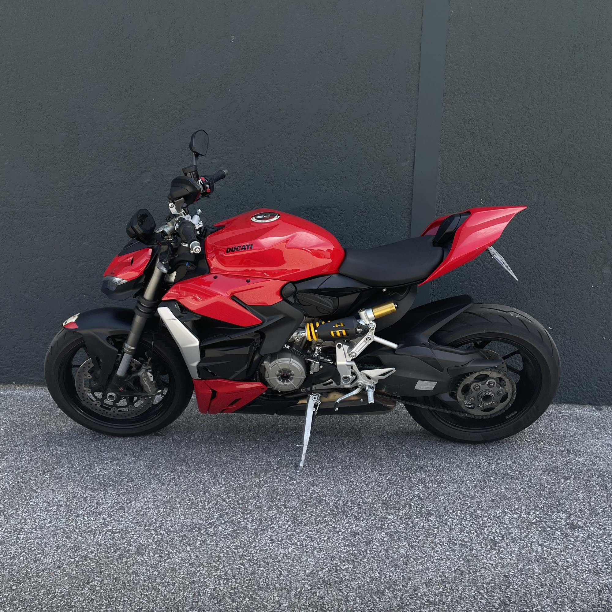 DUCATI STREETFIGHTER V2