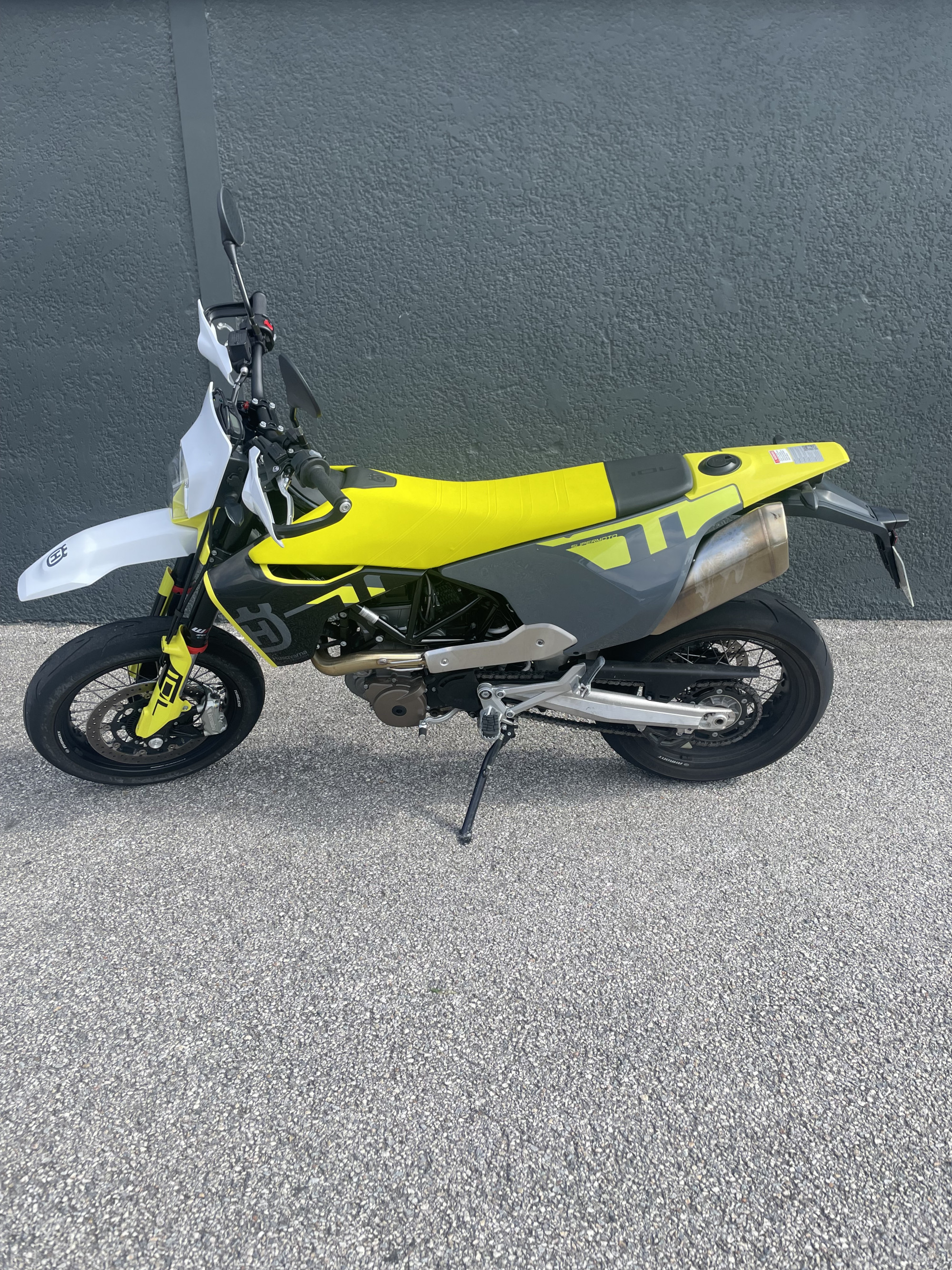 HUSQVARNA 701 SUPERMOTO