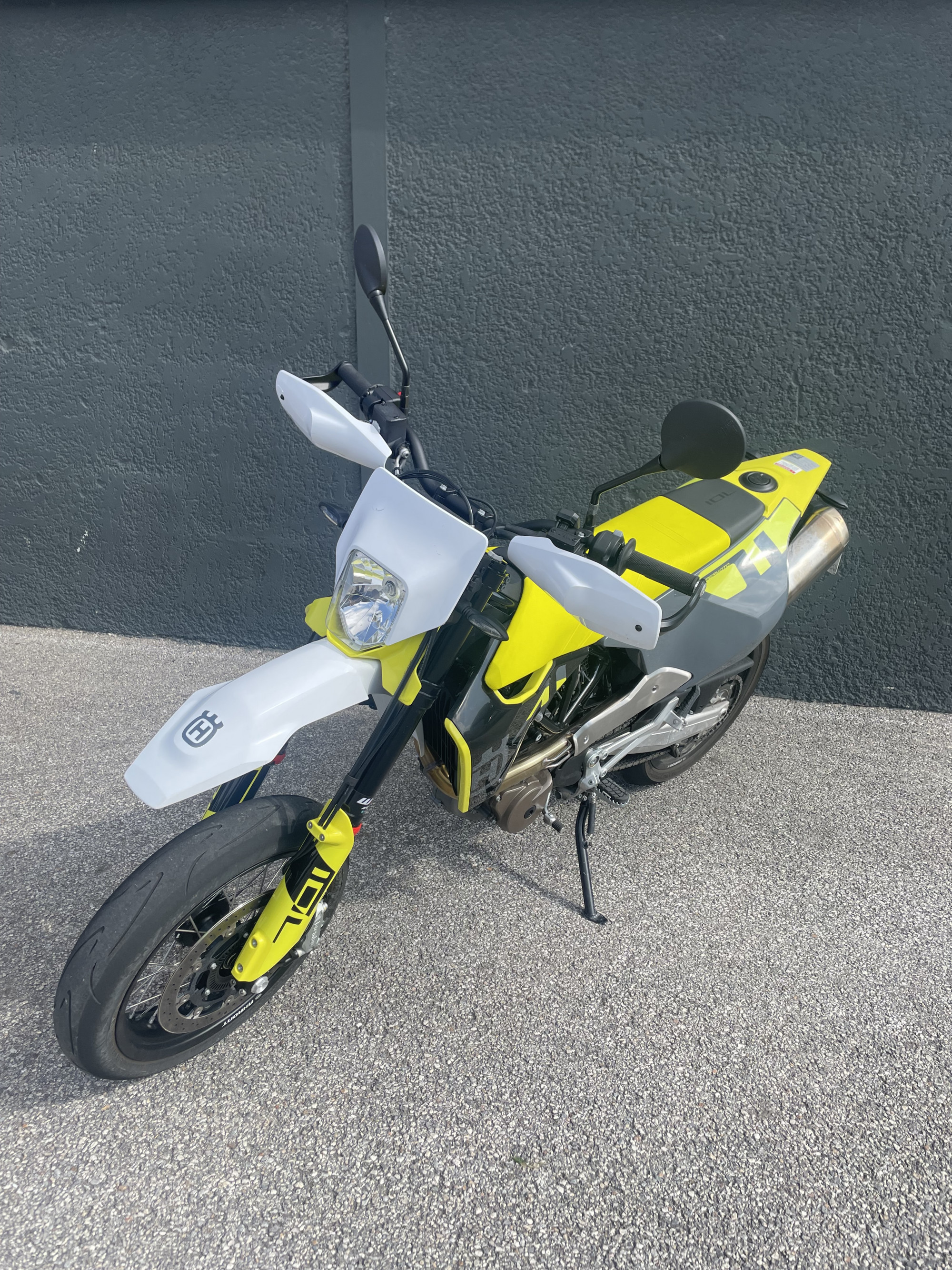 HUSQVARNA 701 SUPERMOTO