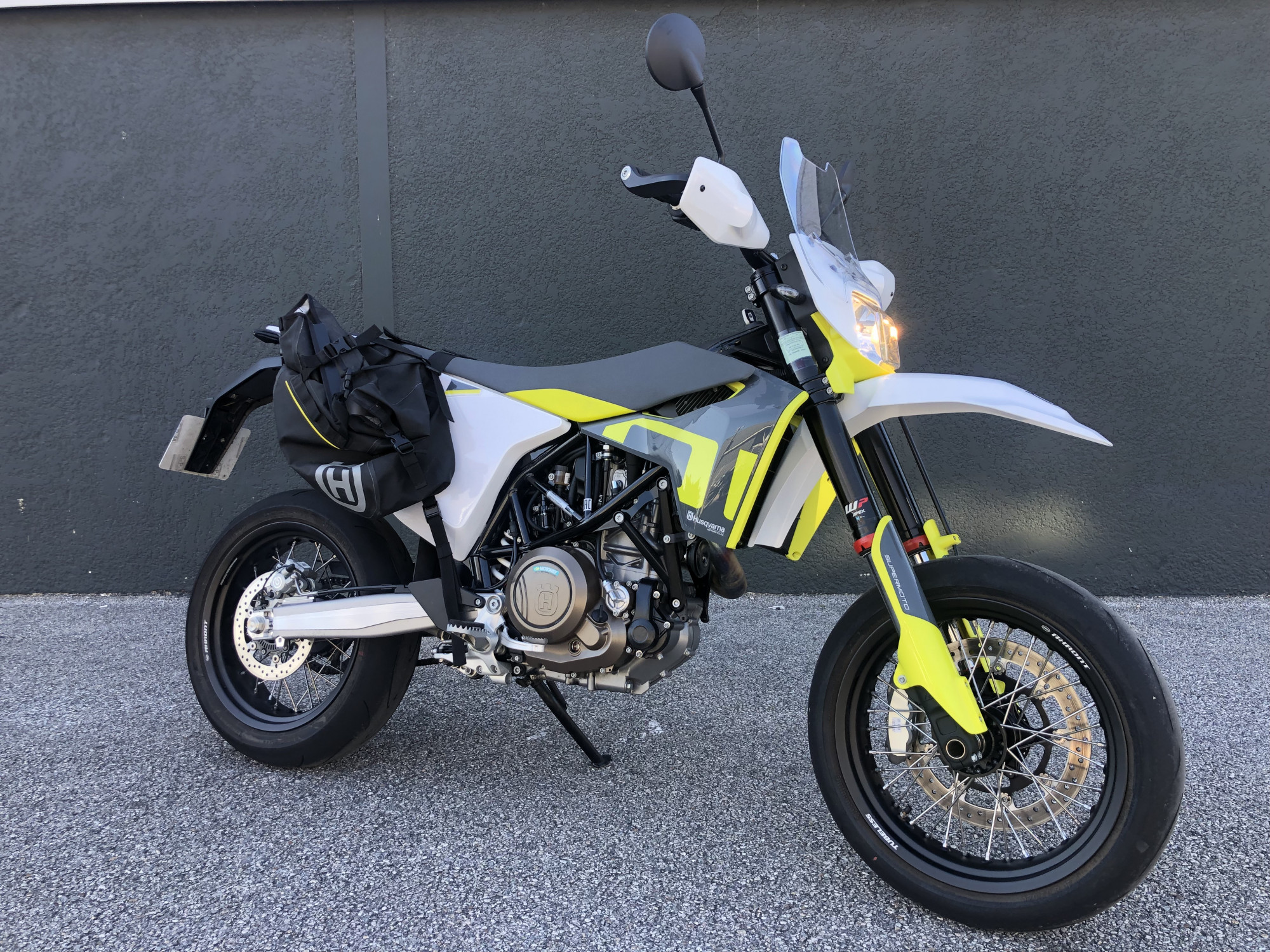 HUSQVARNA 701 SUPERMOTO