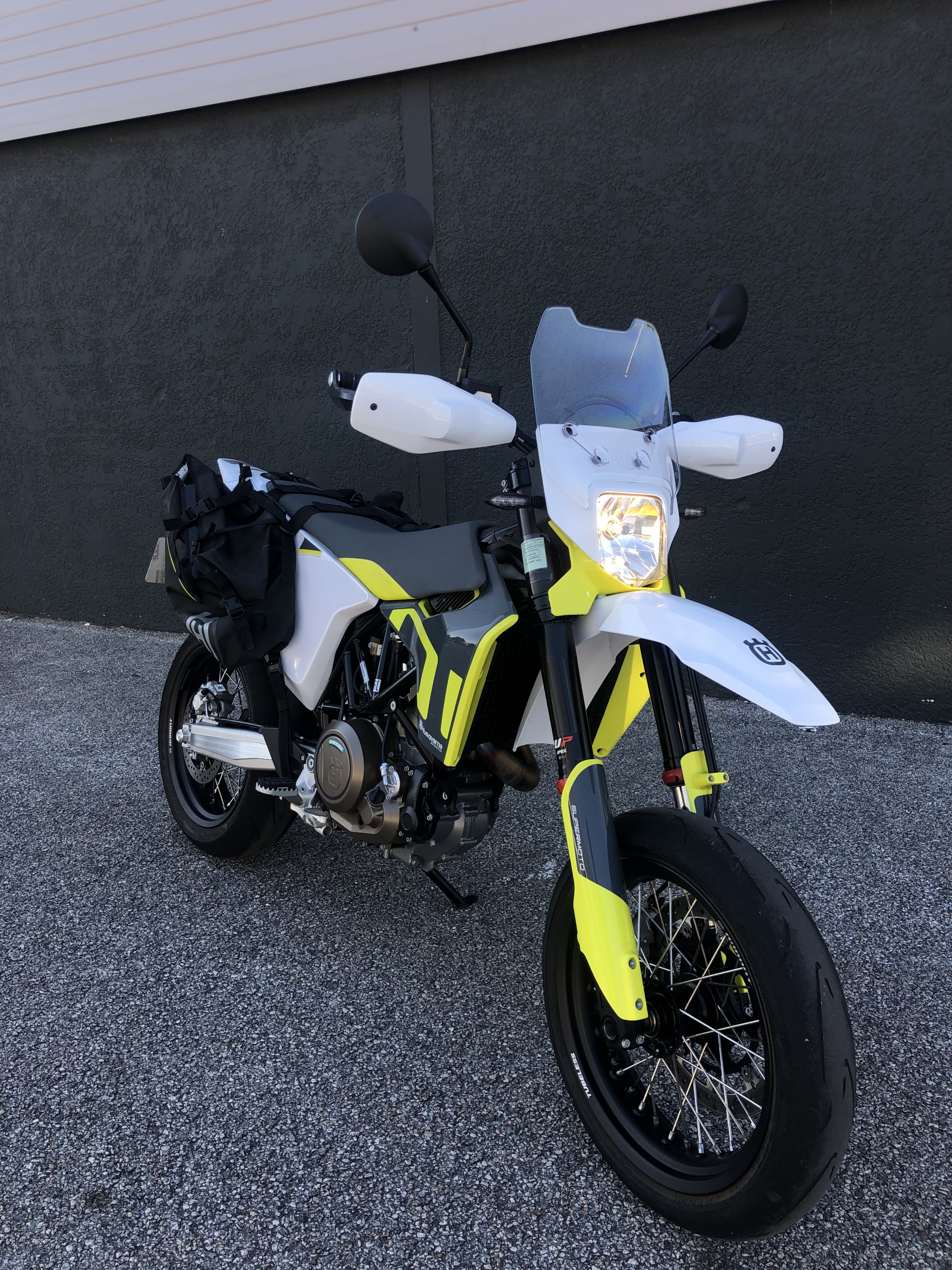 HUSQVARNA 701 SUPERMOTO