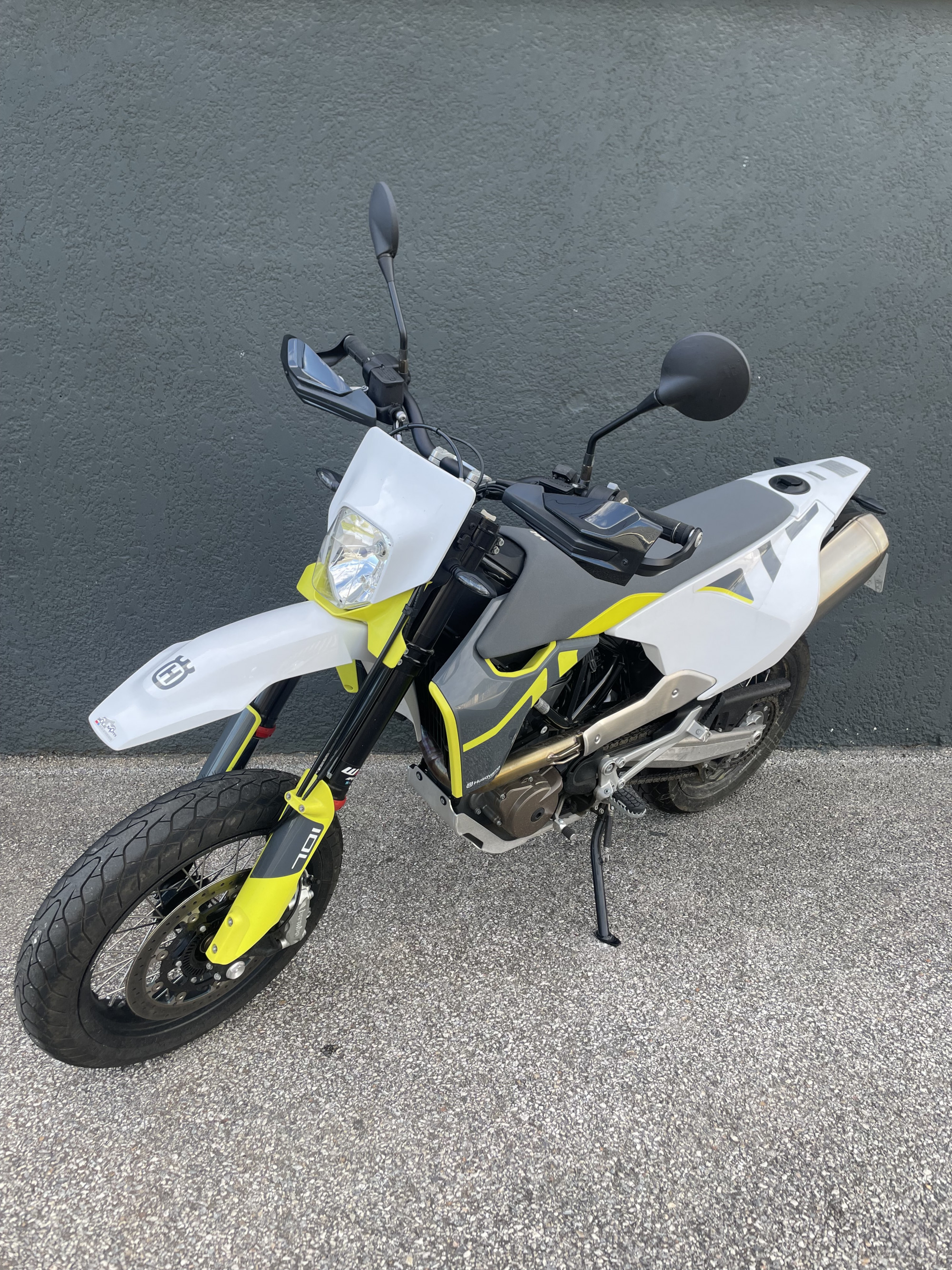 HUSQVARNA 701 SUPERMOTO