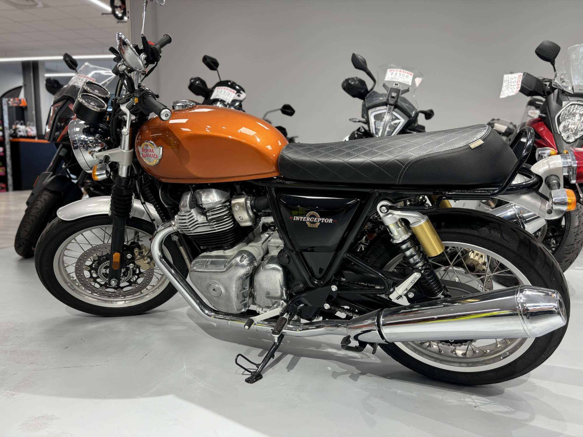 ROYAL ENFIELD INTERCEPTOR