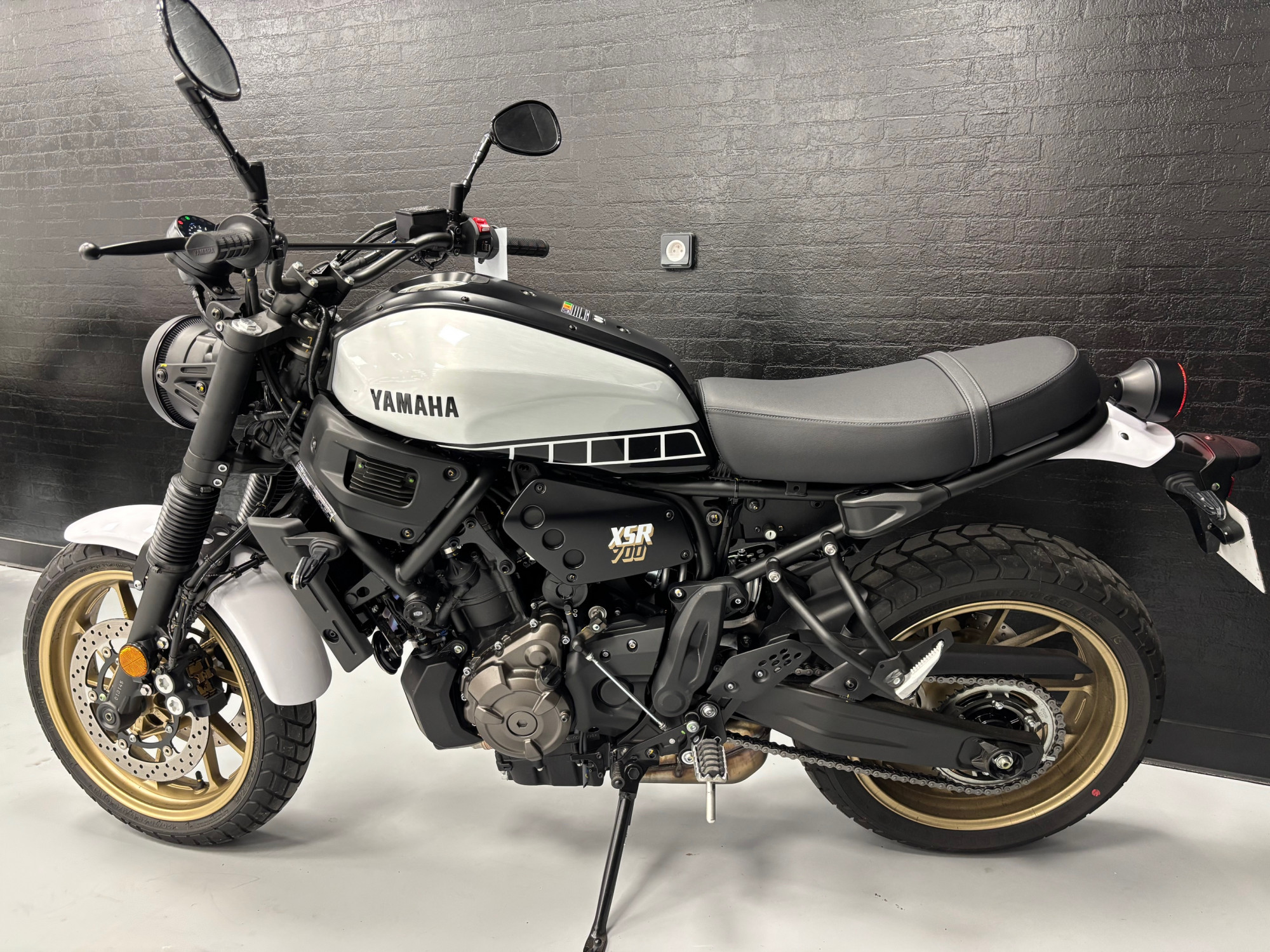 YAMAHA XSR 700 LEGACY